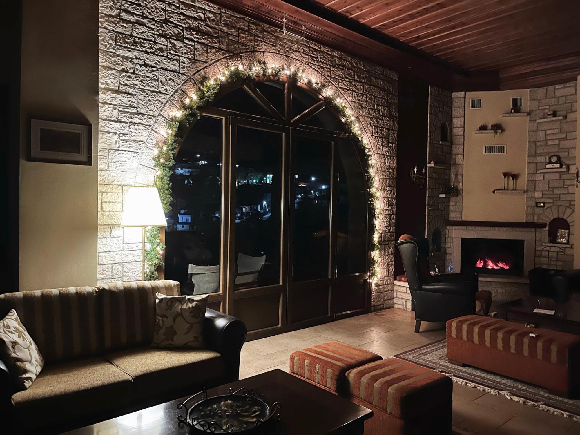 Agnanti Zitsas Hotel エクステリア 写真